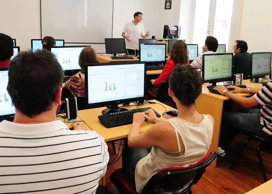 Curso de Tecnología, Computación Informática y Reparación de celulares.